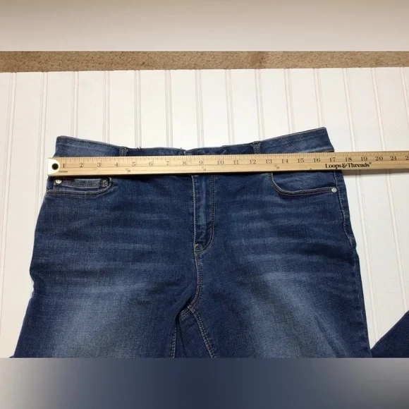 Cato 12p Women's Straight Leg Blue Jeans (0205) - Picture 10 of 10